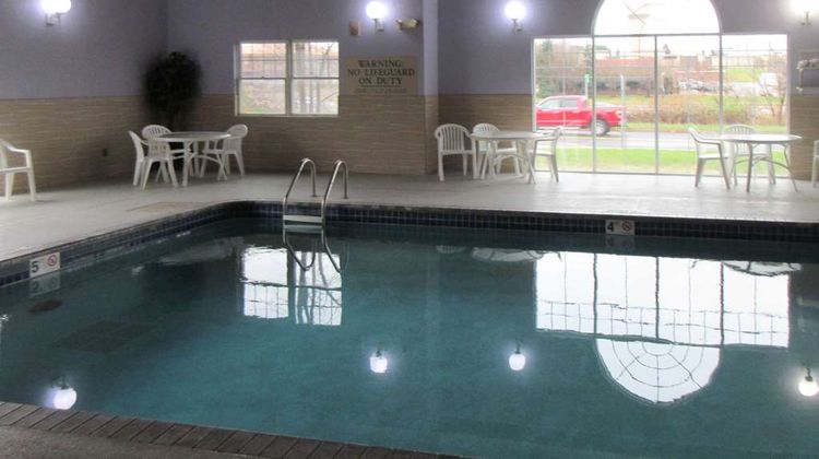 Quality Inn and Suites Stillwater Pool