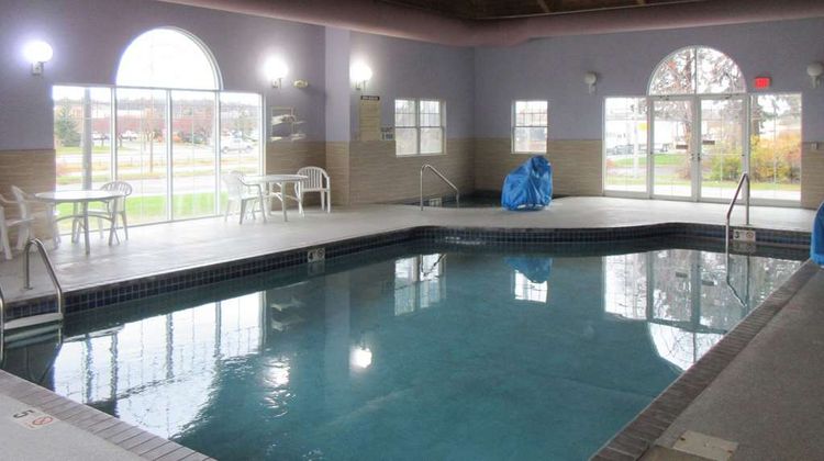 Quality Inn and Suites Stillwater Pool
