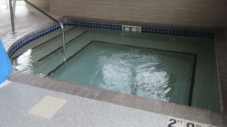 Quality Inn and Suites Stillwater Pool