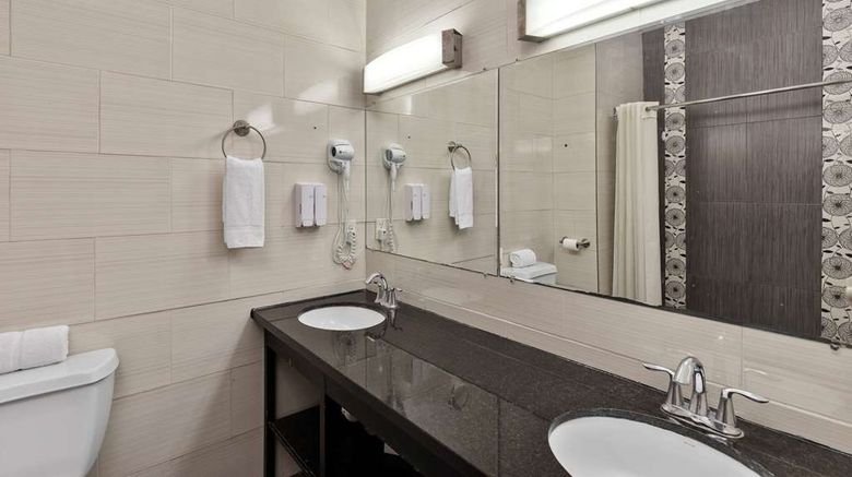 <b>WindWater Hotel and Marina Room</b>. Images powered by <a href="https://iceportal.shijigroup.com/" title="IcePortal" target="_blank">IcePortal</a>.