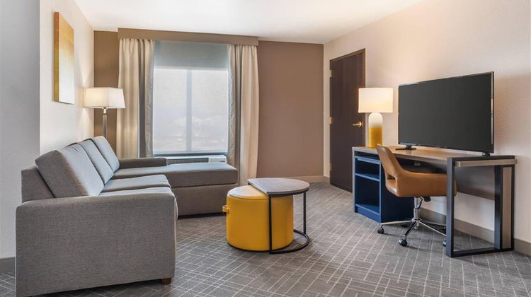Comfort Inn and Suites Frisco East - McKinney Suite