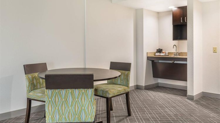 Comfort Inn and Suites Frisco East - McKinney Suite