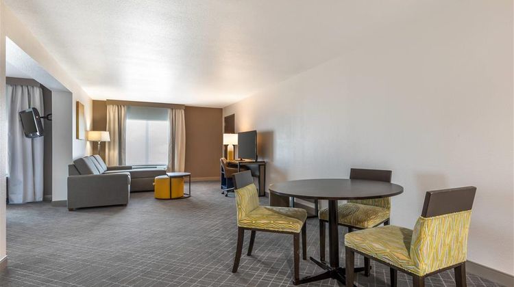 Comfort Inn and Suites Frisco East - McKinney Suite