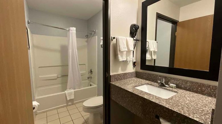 <b>Baymont by Wyndham Kent/Seattle Room</b>. Images powered by <a href="https://iceportal.shijigroup.com/" title="IcePortal" target="_blank">IcePortal</a>.
