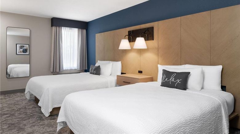 <b>Eastland Suites Hotel & Conference Ctr Room</b>. Images powered by <a href="https://iceportal.shijigroup.com/" title="IcePortal" target="_blank">IcePortal</a>.