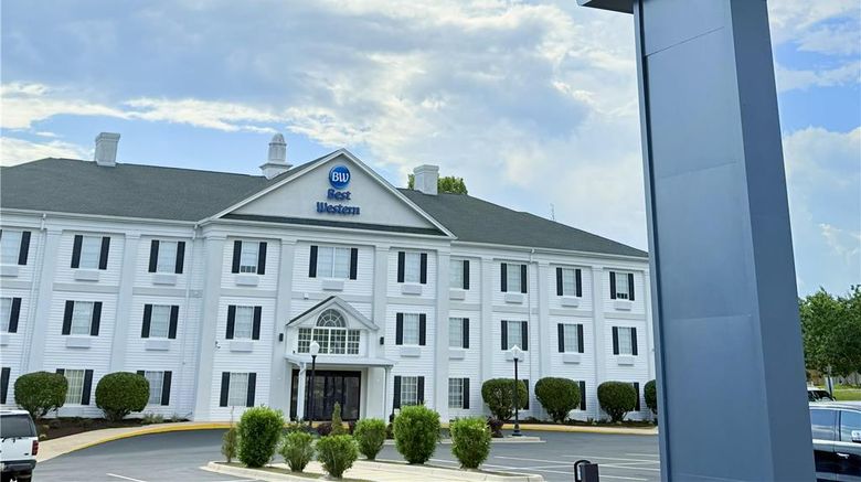 <b>Best Western of Crestview Exterior</b>. Images powered by <a href="https://iceportal.shijigroup.com/" title="IcePortal" target="_blank">IcePortal</a>.