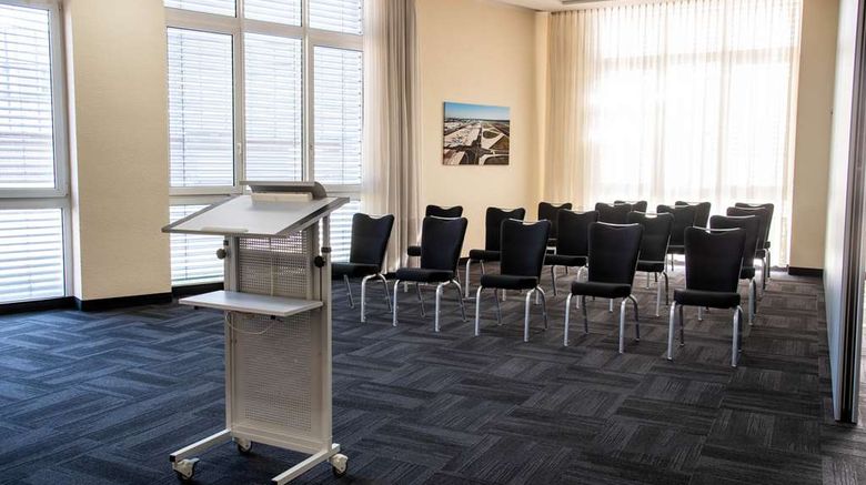<b>Best Western Conference Airporthotel Meeting</b>. Images powered by <a href="https://iceportal.shijigroup.com/" title="IcePortal" target="_blank">IcePortal</a>.
