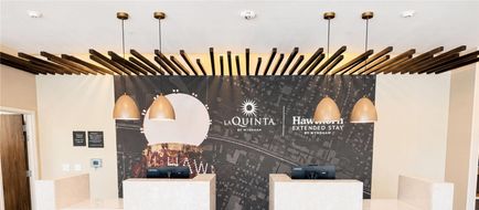 La Quinta Inn & Suites by Wyndham Mebane Lobby