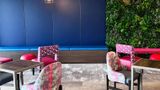 La Quinta Inn & Suites by Wyndham Mebane Lobby