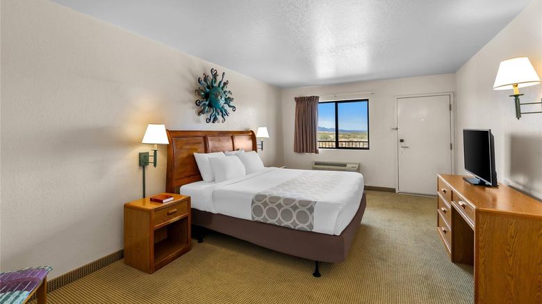 <b>Rodeway Inn Room</b>. Images powered by <a href="https://iceportal.shijigroup.com/" title="IcePortal" target="_blank">IcePortal</a>.