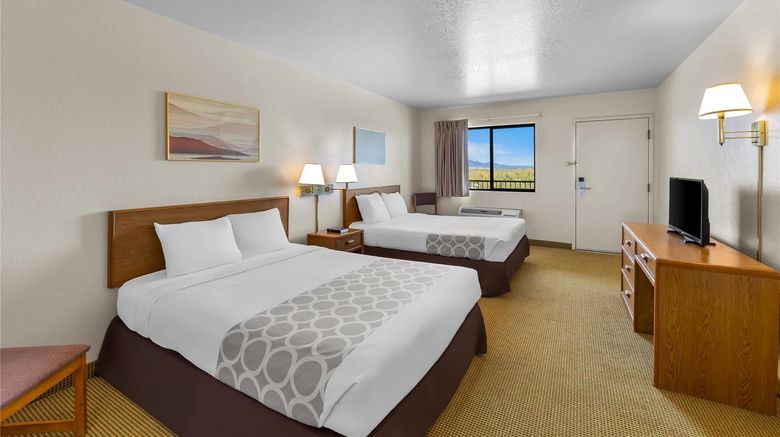 <b>Rodeway Inn Room</b>. Images powered by <a href="https://iceportal.shijigroup.com/" title="IcePortal" target="_blank">IcePortal</a>.