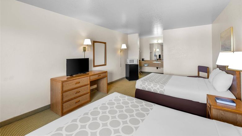 <b>Rodeway Inn Room</b>. Images powered by <a href="https://iceportal.shijigroup.com/" title="IcePortal" target="_blank">IcePortal</a>.