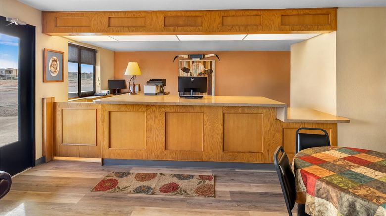 <b>Rodeway Inn Lobby</b>. Images powered by <a href="https://iceportal.shijigroup.com/" title="IcePortal" target="_blank">IcePortal</a>.