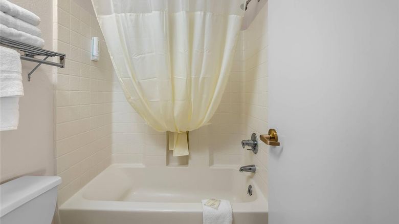 <b>Rodeway Inn Room</b>. Images powered by <a href="https://iceportal.shijigroup.com/" title="IcePortal" target="_blank">IcePortal</a>.