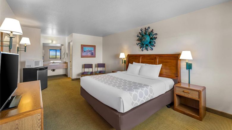 <b>Rodeway Inn Room</b>. Images powered by <a href="https://iceportal.shijigroup.com/" title="IcePortal" target="_blank">IcePortal</a>.
