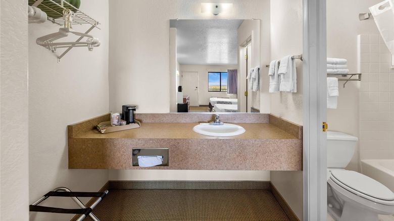 <b>Rodeway Inn Room</b>. Images powered by <a href="https://iceportal.shijigroup.com/" title="IcePortal" target="_blank">IcePortal</a>.