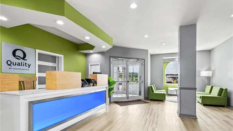 <b>Quality Inn Shallotte Lobby</b>. Images powered by <a href="https://iceportal.shijigroup.com/" title="IcePortal" target="_blank">IcePortal</a>.