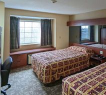 St Clair Inn & Suites Room