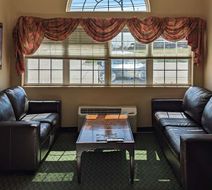 St Clair Inn & Suites Lobby