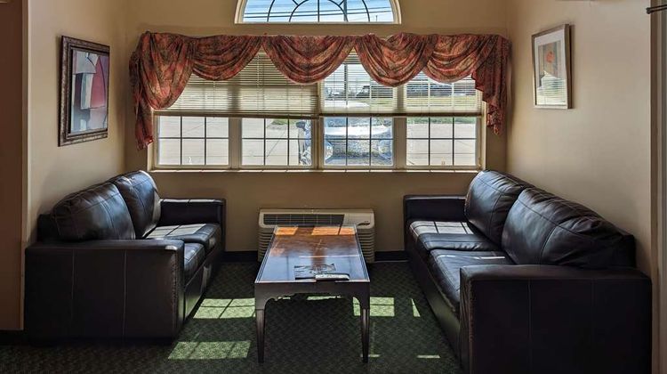 St Clair Inn & Suites Lobby