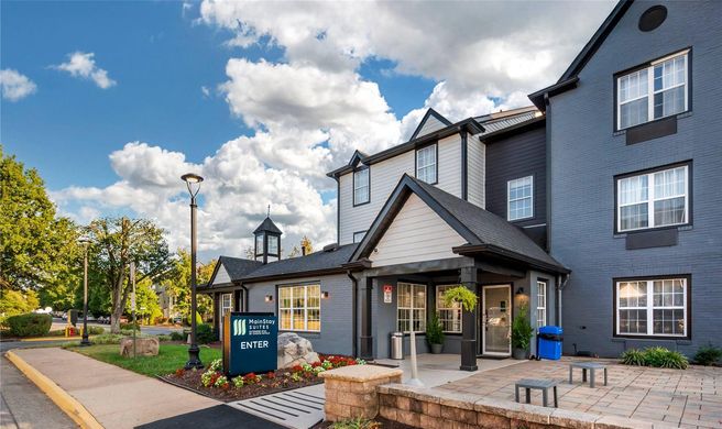 Dulles Suites Exterior
