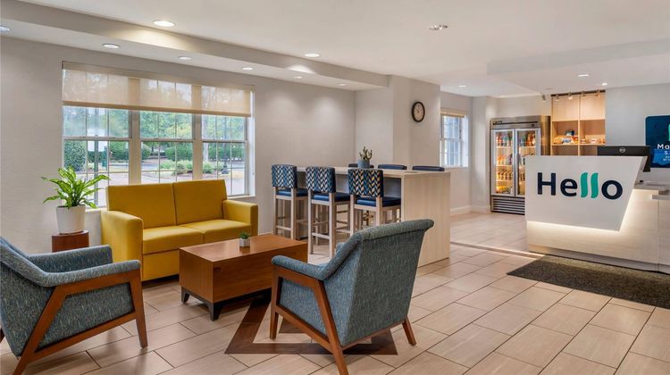 Dulles Suites Lobby