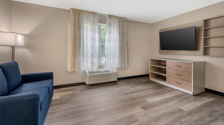 Dulles Suites Suite