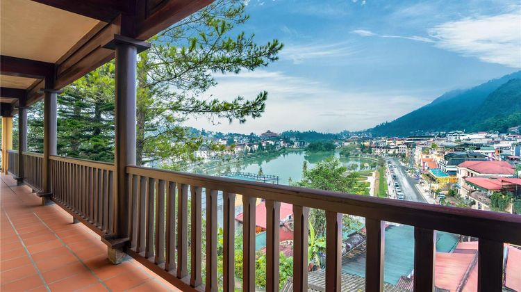 SaPa Mountain Resort Exterior