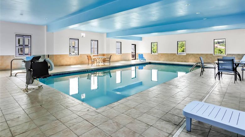 <b>Econo Lodge Mt Hope Pool</b>. Images powered by <a href="https://iceportal.shijigroup.com/" title="IcePortal" target="_blank">IcePortal</a>.