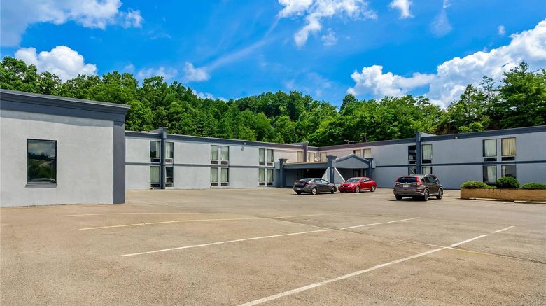 <b>Econo Lodge Mt Hope Exterior</b>. Images powered by <a href="https://iceportal.shijigroup.com/" title="IcePortal" target="_blank">IcePortal</a>.