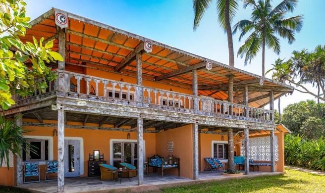 Nomad Beach Resort Exterior