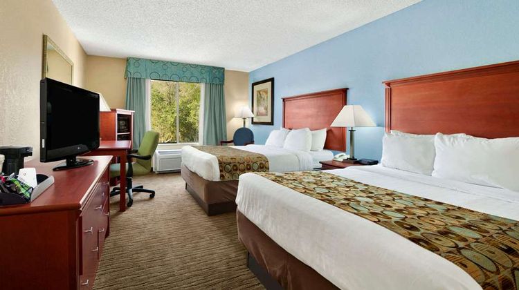 Baymont Inn & Suites Gainesville Room