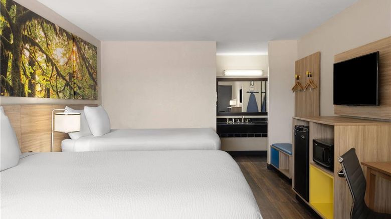 <b>Days Inn & Suites by Wyndham Byram Room</b>. Images powered by <a href="https://iceportal.shijigroup.com/" title="IcePortal" target="_blank">IcePortal</a>.