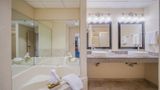 Thousand Hills Resort Hotel Suite