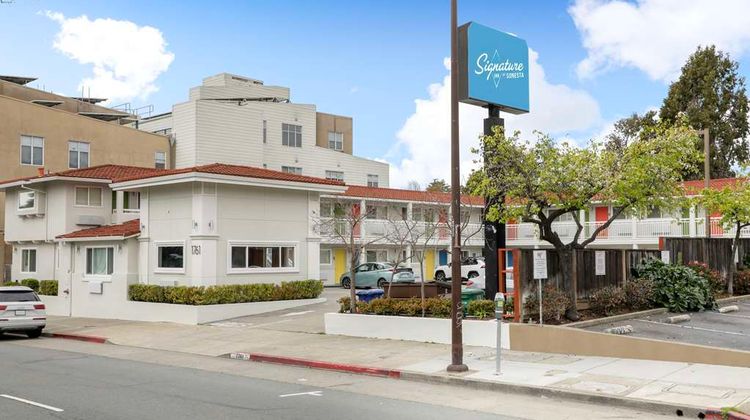 Signature Inn Berkeley Exterior