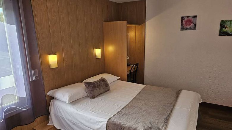 <b>Fasthotel Pau/Lescar Room</b>. Images powered by <a href="https://iceportal.shijigroup.com/" title="IcePortal" target="_blank">IcePortal</a>.