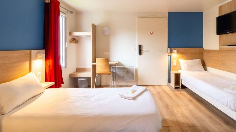 Fasthotel Rouen Nord Ouest Room