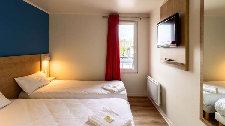 Fasthotel Rouen Nord Ouest Room