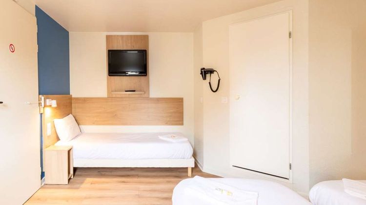Fasthotel Rouen Nord Ouest Room