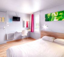 Fasthotel Macon North Room