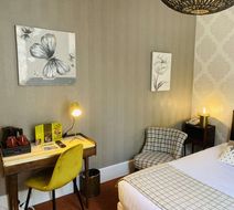 Le Roc Au Chien Hotel Room