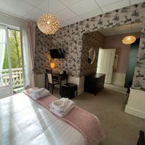 Le Roc Au Chien Hotel