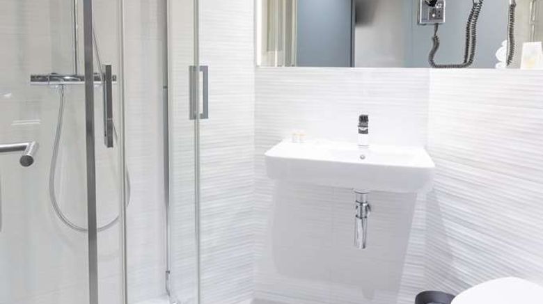 <b>Brit Hotel Codalysa Marne La Vallee Torcy Room</b>. Images powered by <a href="https://iceportal.shijigroup.com/" title="IcePortal" target="_blank">IcePortal</a>.