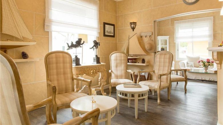 <b>Hotel The Originals Lorient Cleria Room</b>. Images powered by <a href="https://iceportal.shijigroup.com/" title="IcePortal" target="_blank">IcePortal</a>.