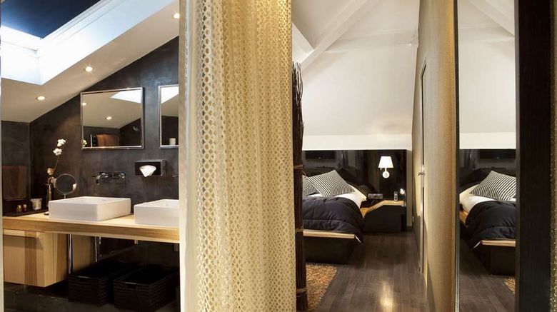 <b>Hotel du Golf Room</b>. Images powered by <a href="https://iceportal.shijigroup.com/" title="IcePortal" target="_blank">IcePortal</a>.