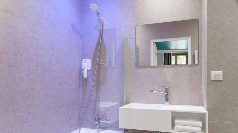 <b>Grand Hotel de la Gare Room</b>. Images powered by <a href="https://iceportal.shijigroup.com/" title="IcePortal" target="_blank">IcePortal</a>.