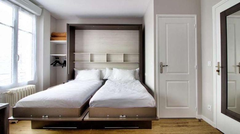 <b>Hotel Des Chateaux De La Loire Room</b>. Images powered by <a href="https://iceportal.shijigroup.com/" title="IcePortal" target="_blank">IcePortal</a>.