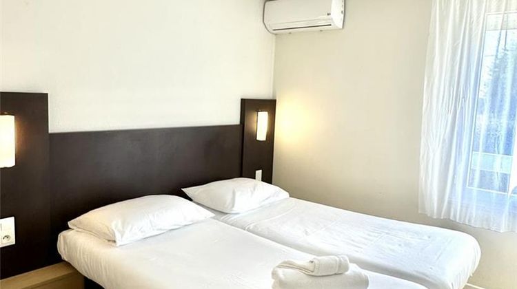 Fasthotel Reims Room