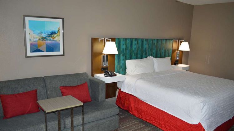 Best Western Plus Clinton/Jackson Room