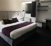 Brit Hotel Dak Room
